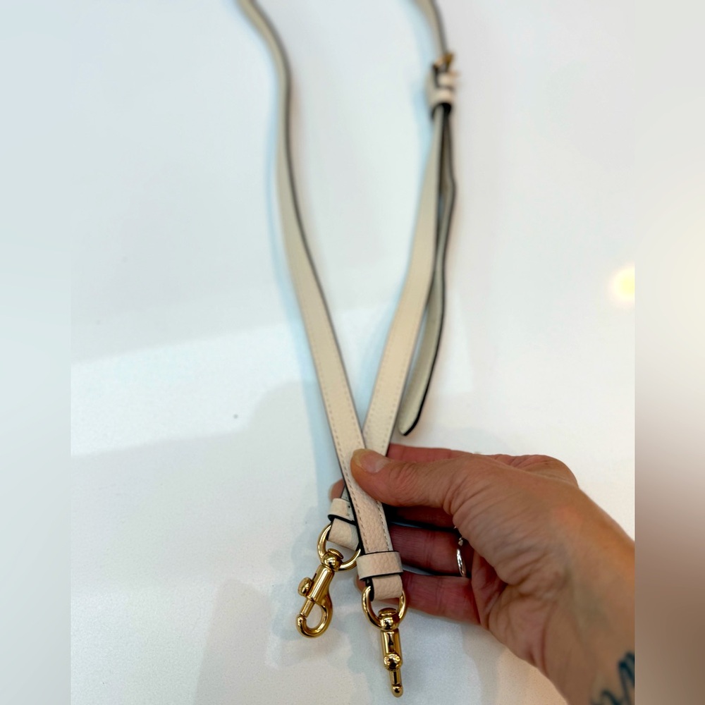 Source Unknown Cream and Gold Strap